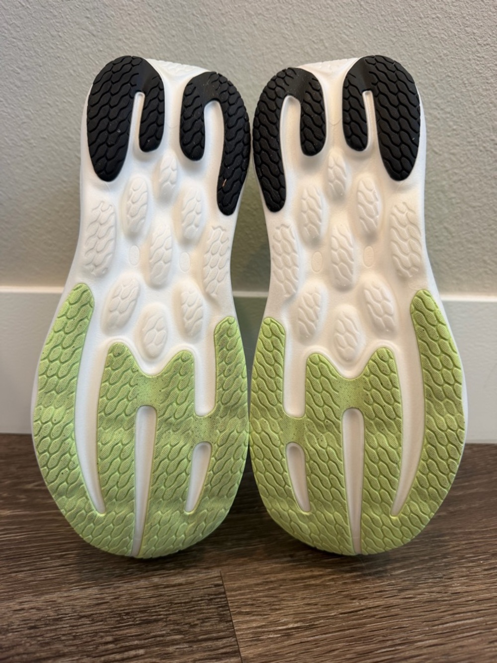 New Balance 1080 v15 Running Shoes - Picture 7 of 8